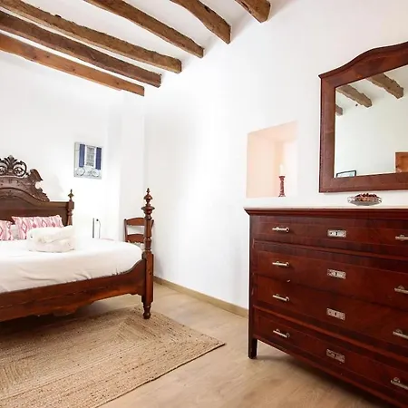 Traditional 3-bedroom Semi-detached House With Pool Located In The Historic Town Center By Renthousing 度假居 波连斯萨