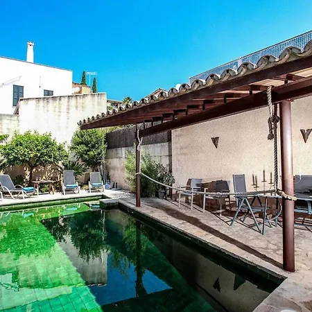 Traditional 3-bedroom Semi-detached House With Pool Located In The Historic Town Center By Renthousing 度假居 *